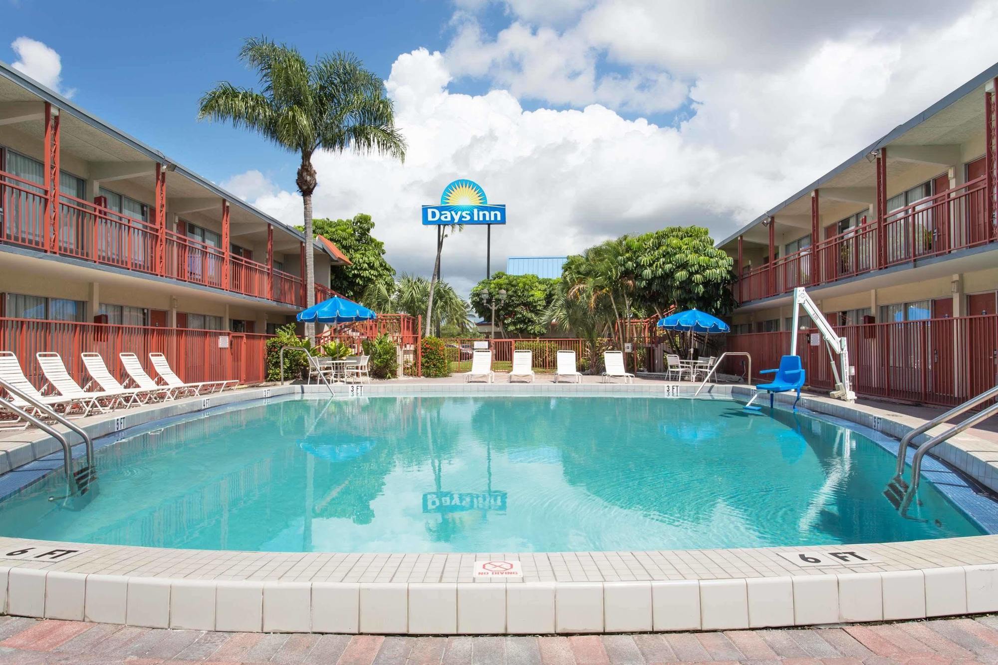 Days Inn By Wyndham West Palm Beach Exterior foto